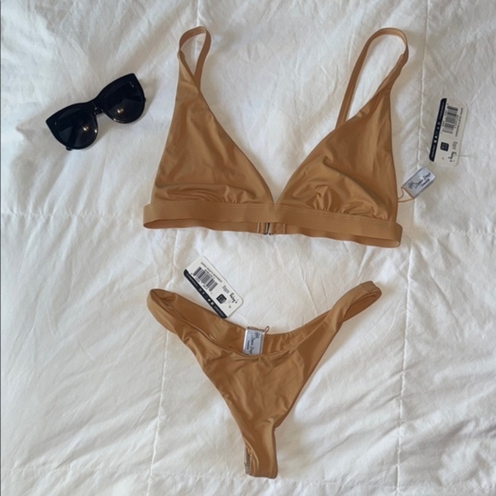 Nude/Tan Drippin Daisy’s Bikini size Medium Top & Bottom